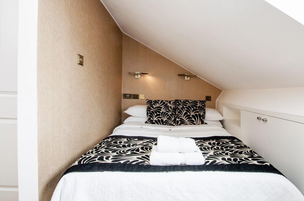 Flat Fulham Palace Road in Greater London