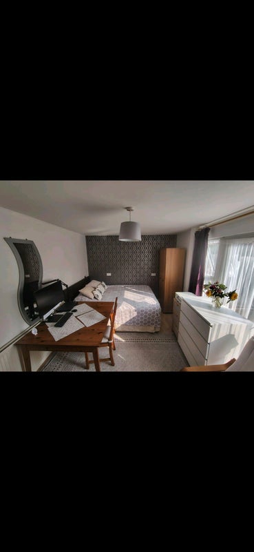 Room Frodesley Road in Birmingham