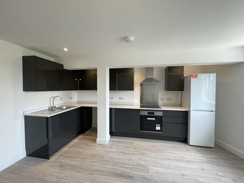Flat Wellington Way in Waterlooville