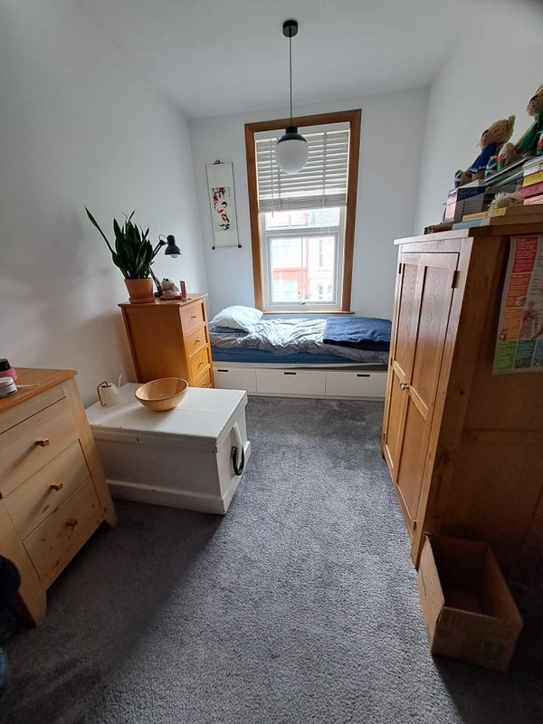 Room Grange Avenue in Greater London