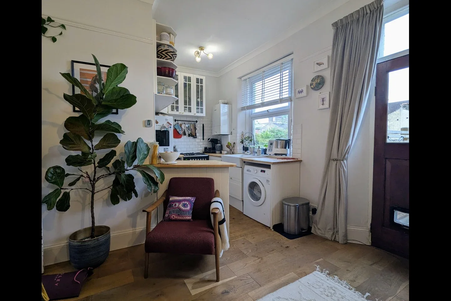 Flat Mount Pleasant Road in Greater London