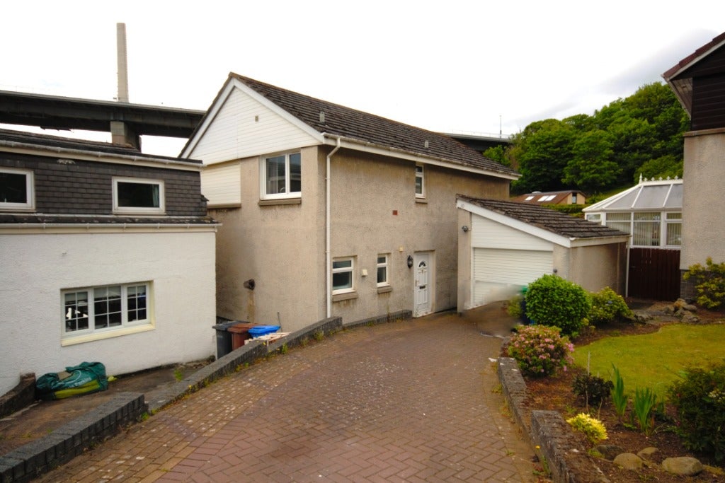 House Inchcolm Drive in North Queensferry