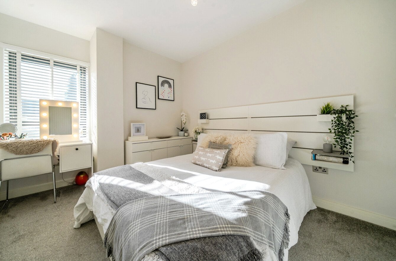 Flat Maybury Close in Surrey Heath