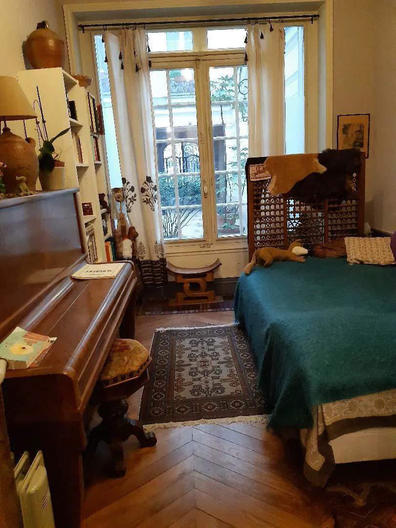 Chambre Rue de Chaillot à Paris