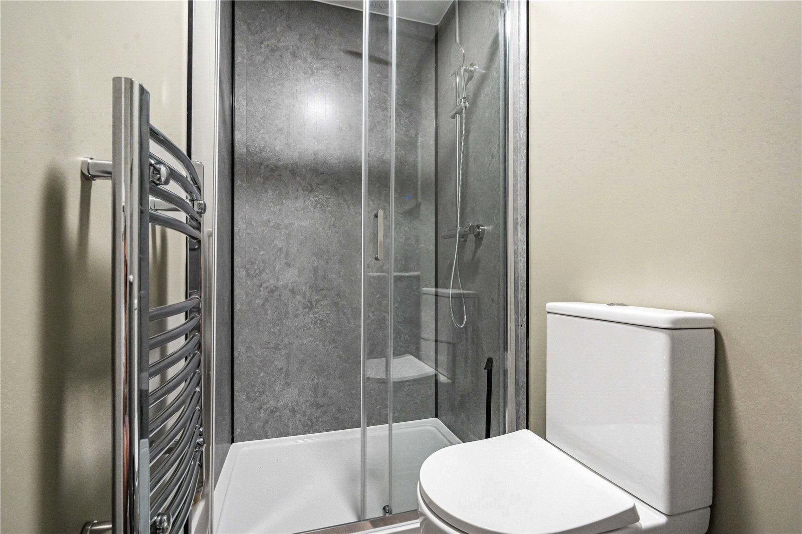 Room Dunmore in Guildford