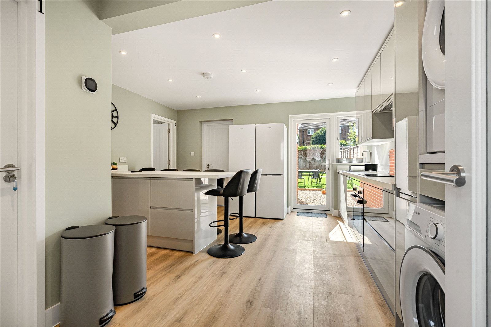 Room Dunmore in Guildford