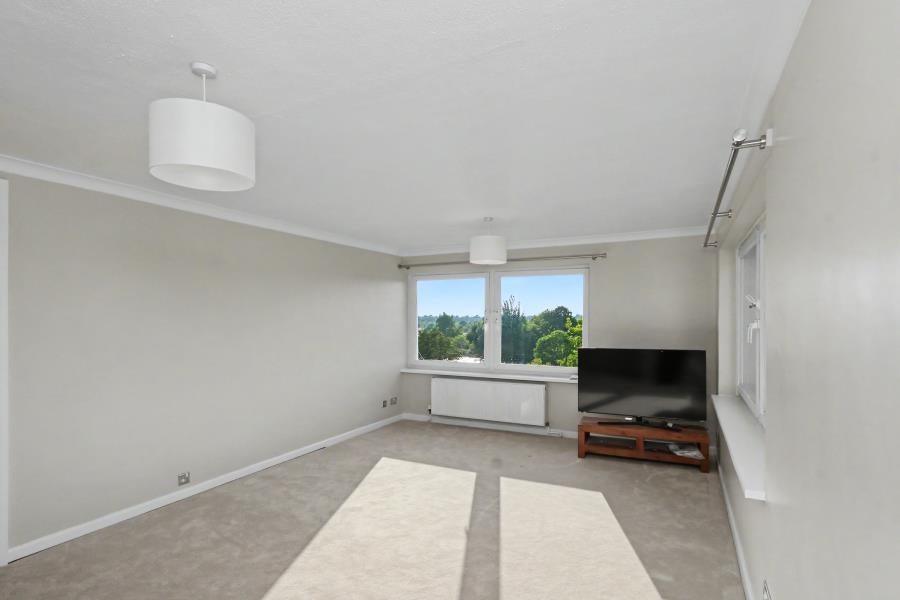 Flat Grove Road in Greater London