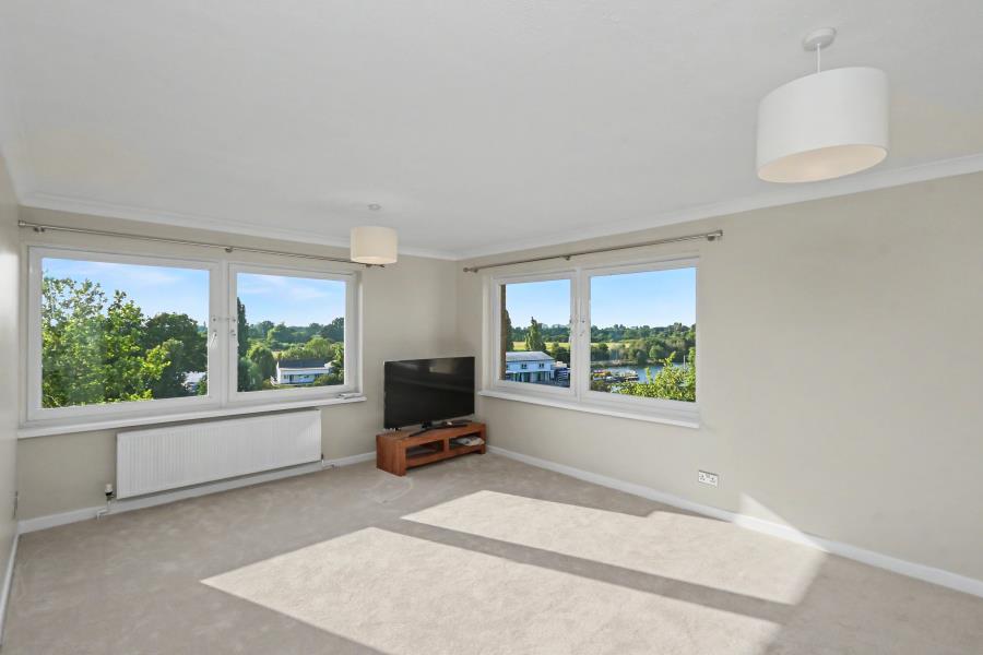 Flat Grove Road in Greater London