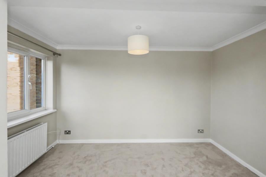 Flat Grove Road in Greater London