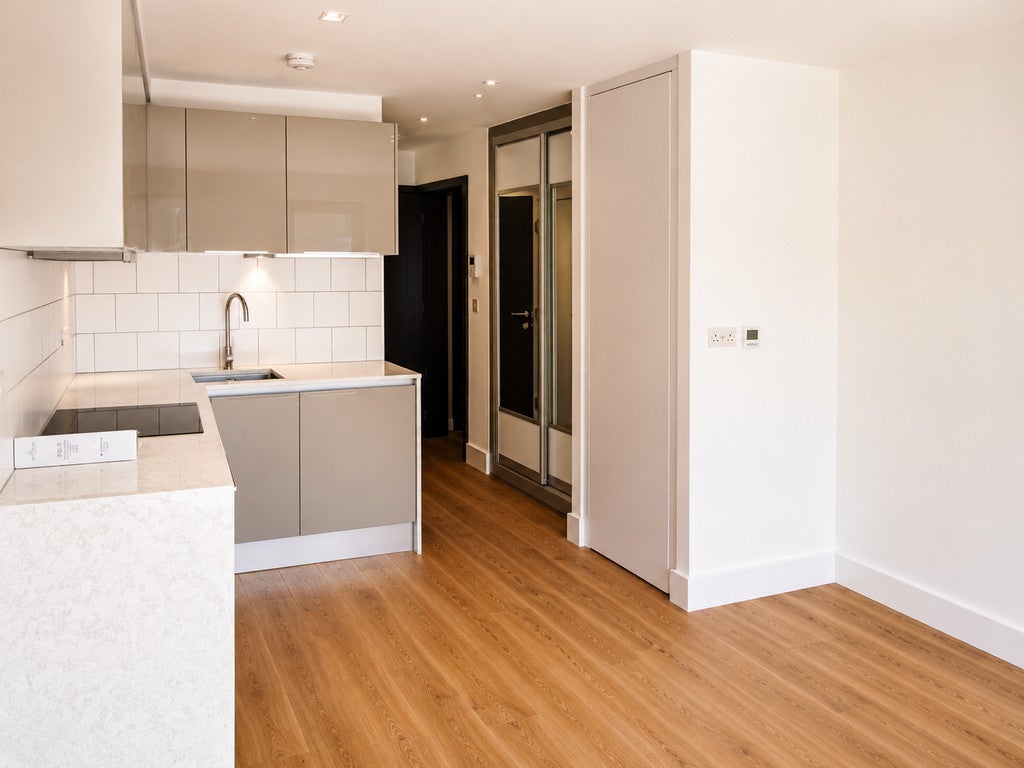 Flat Down Place in Greater London