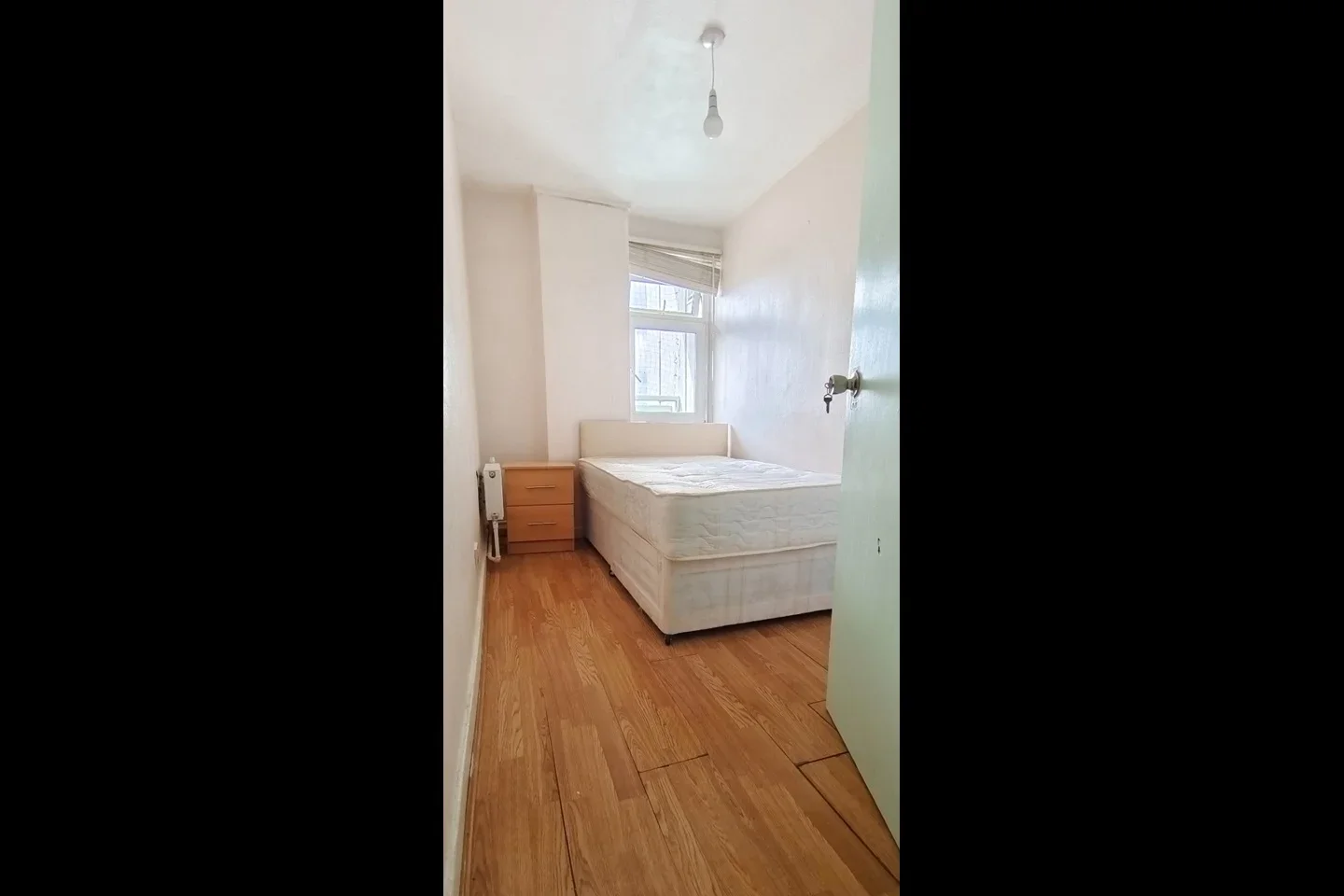 Flat Weymouth Terrace in Greater London