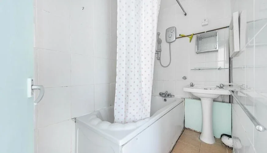 Flat Weymouth Terrace in Greater London