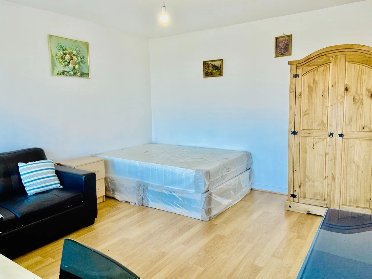 Flat Weymouth Terrace in Greater London