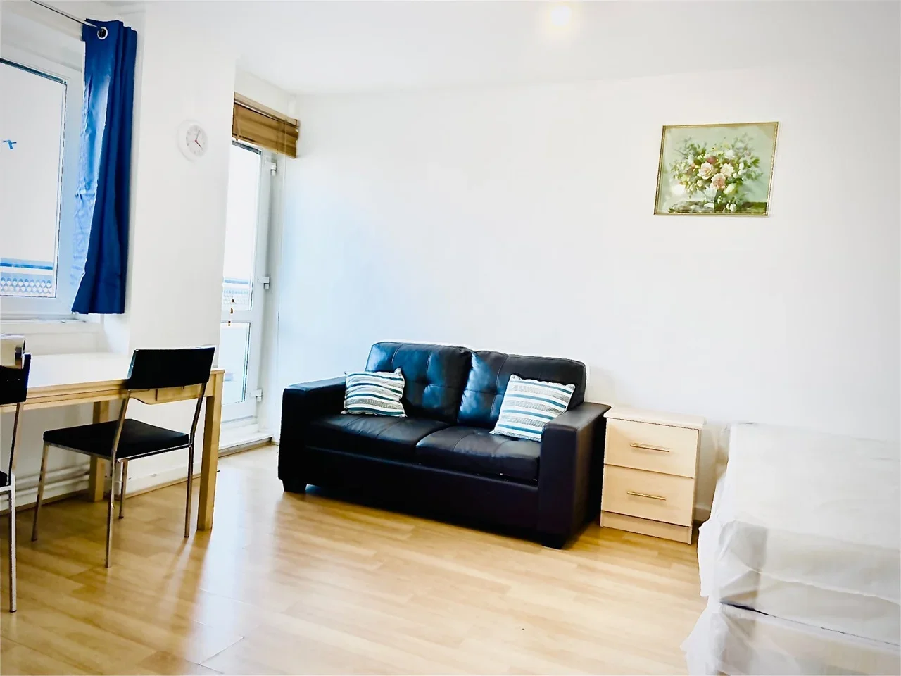 Flat Weymouth Terrace in Greater London