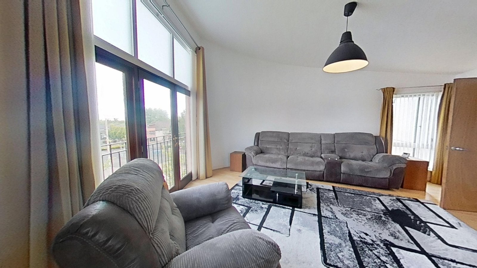 Flat Craigmillar Castle Road in City of Edinburgh