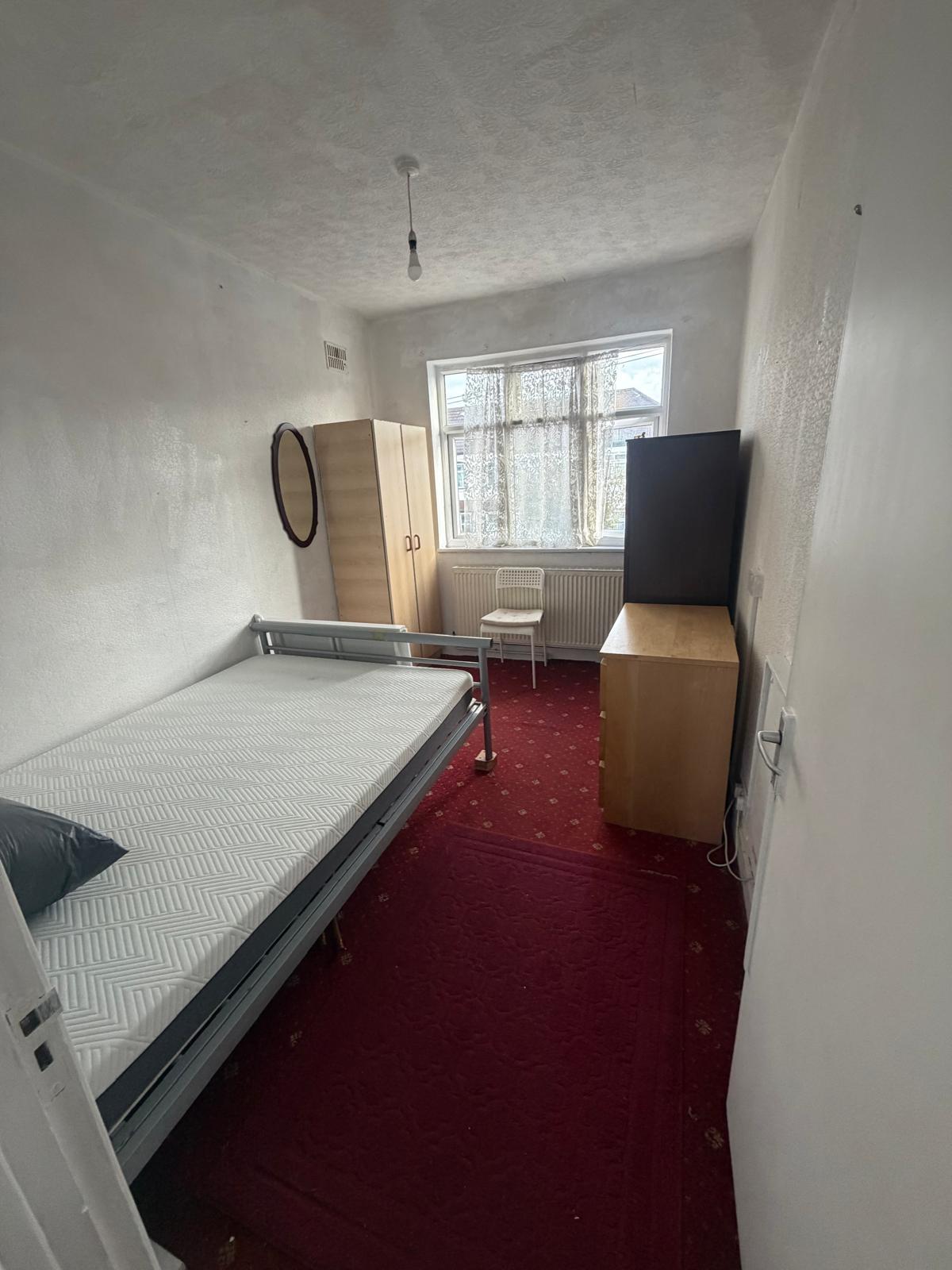 Flat Staines Road in Greater London