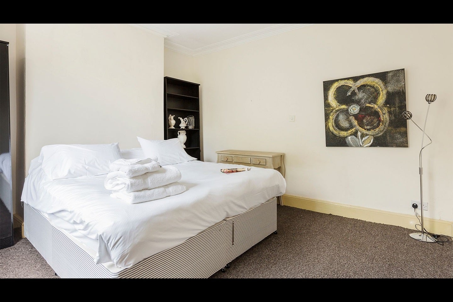 Room Edge Lane in Liverpool