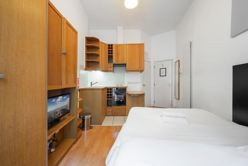 Flat Mabledon Place in Greater London