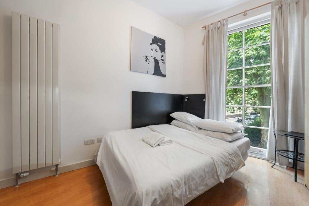 Flat Mabledon Place in Greater London