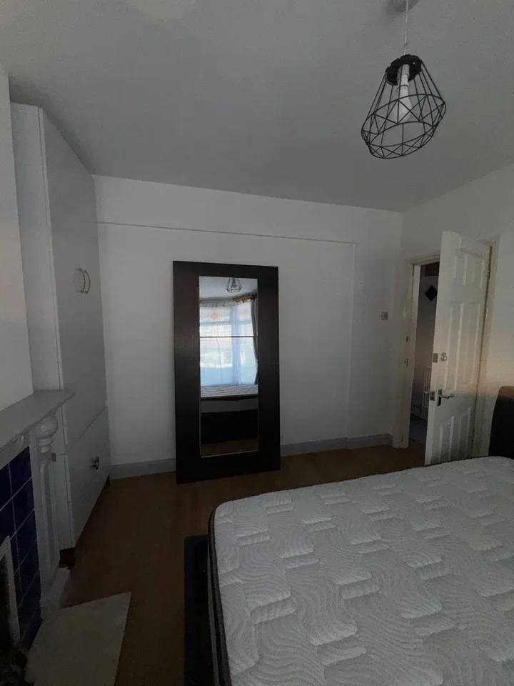 Room Milton Road in Grays