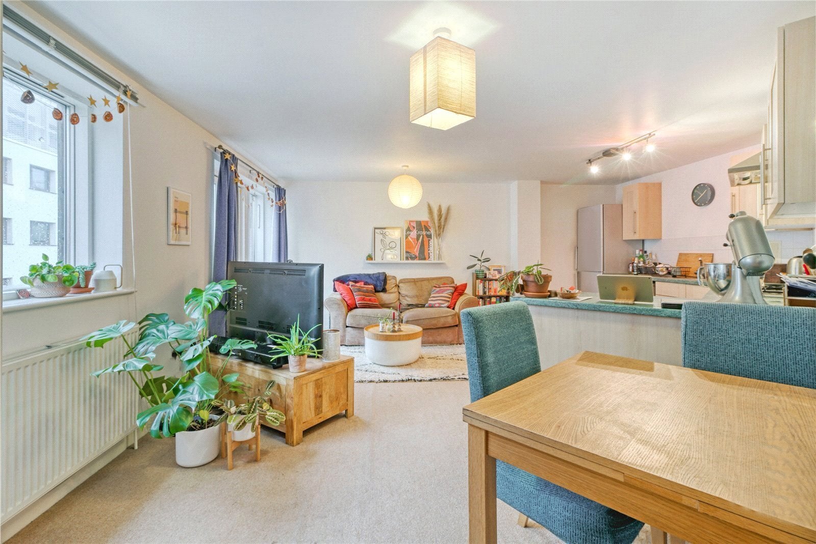 Flat Holmes Road in Greater London