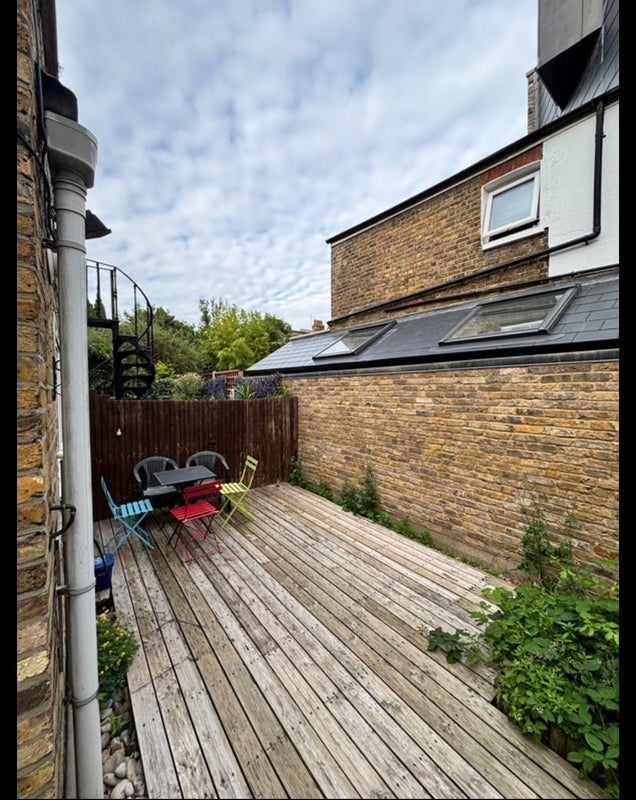 Room Honeybrook Road in Greater London