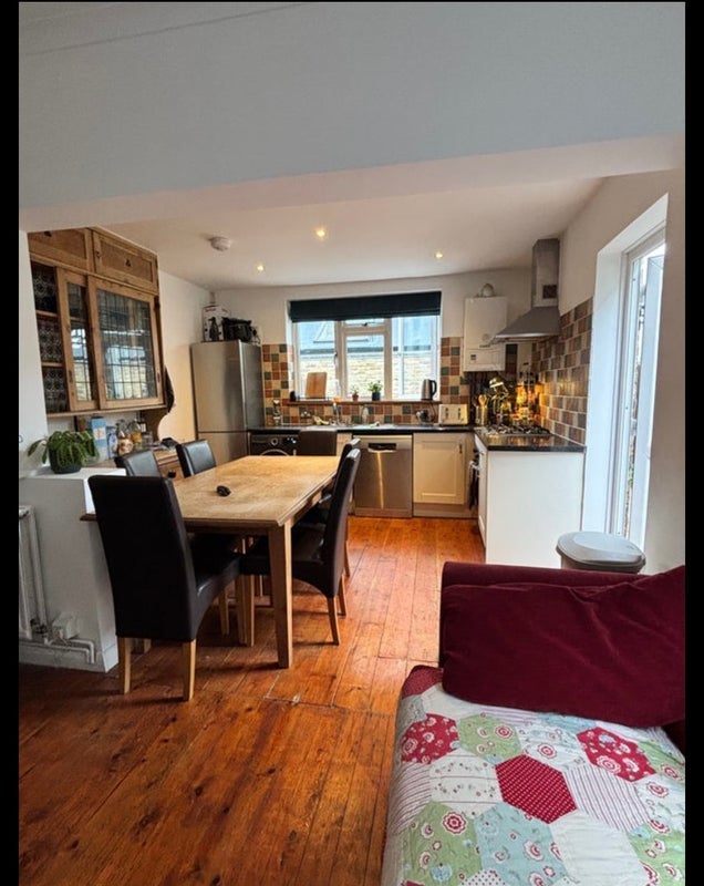 Room Honeybrook Road in Greater London