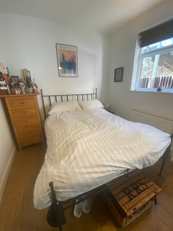 Room Honeybrook Road in Greater London