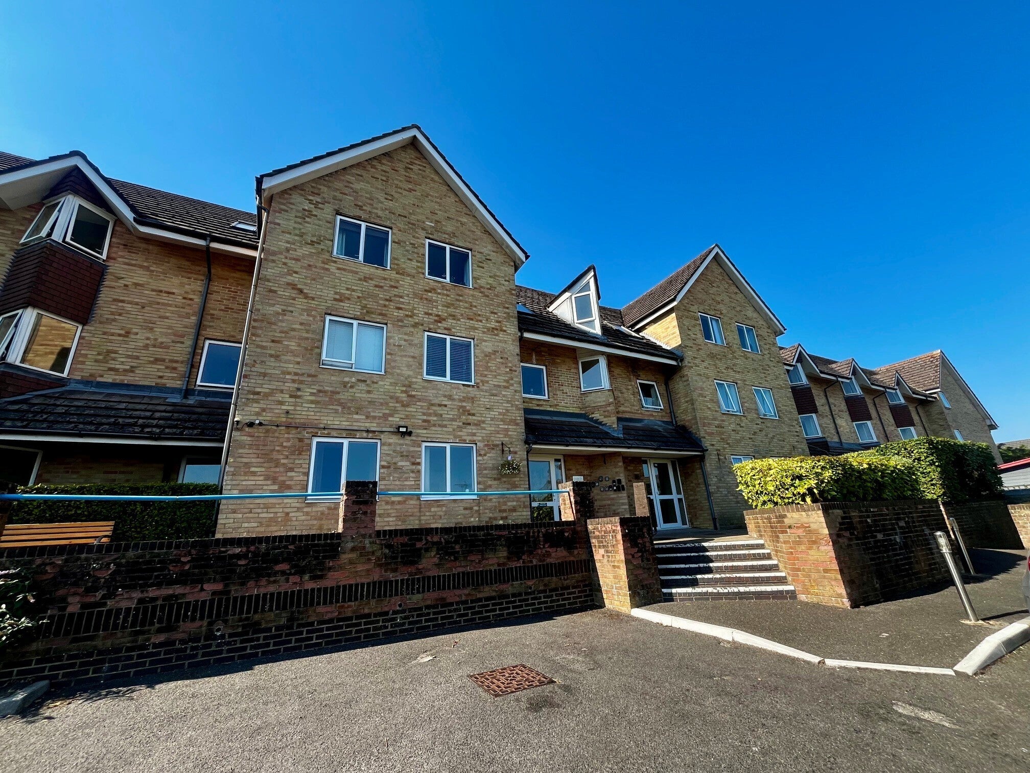 Flat Sunny Hill Road in Poole