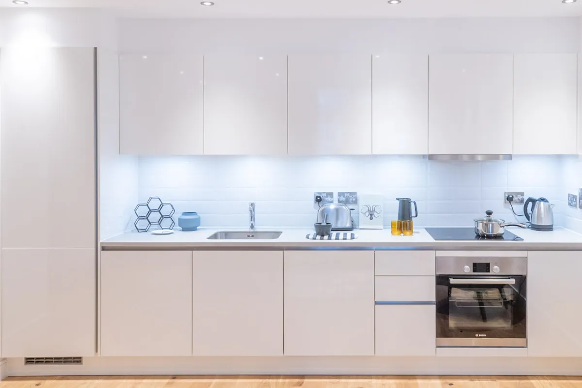 Flat Curtis Lane in Greater London
