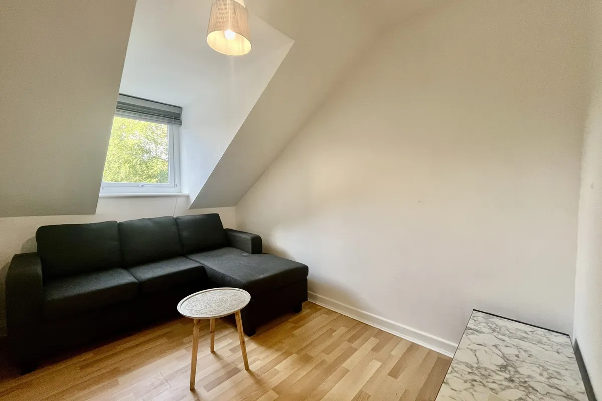 Flat Derwentwater Grove in Leeds