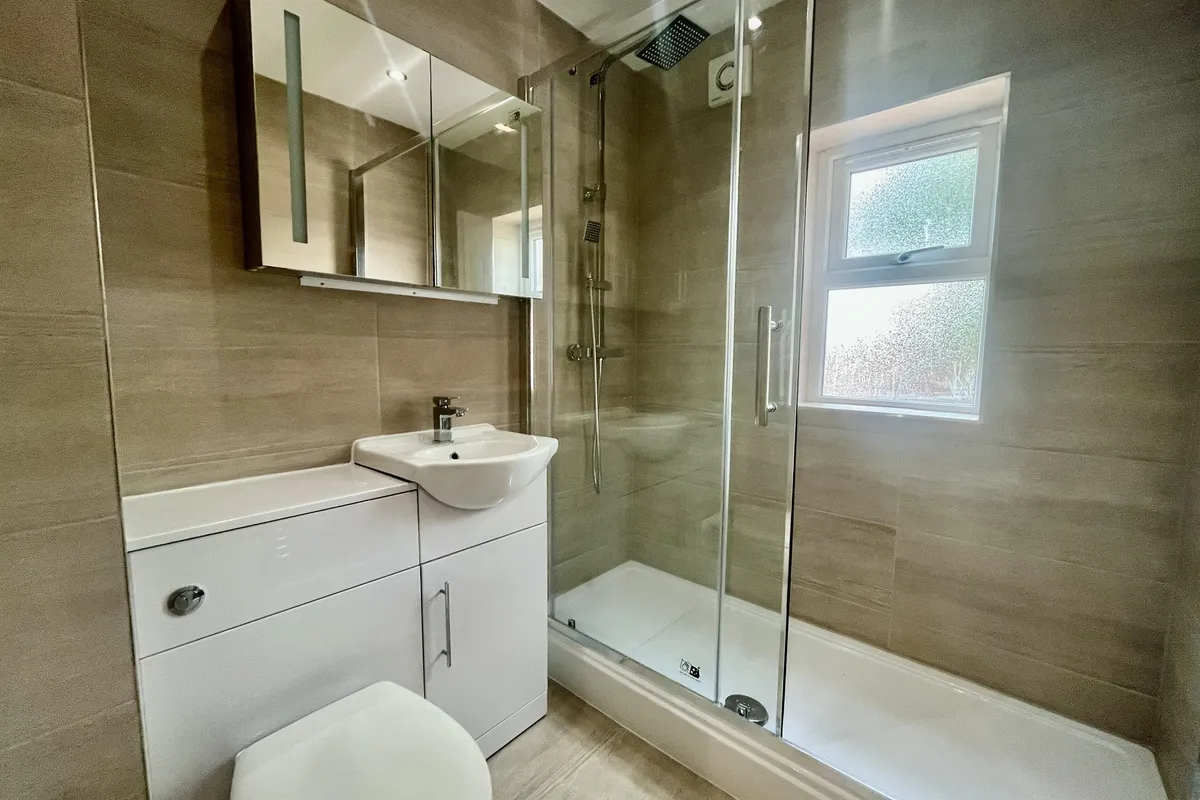 Flat Derwentwater Grove in Leeds