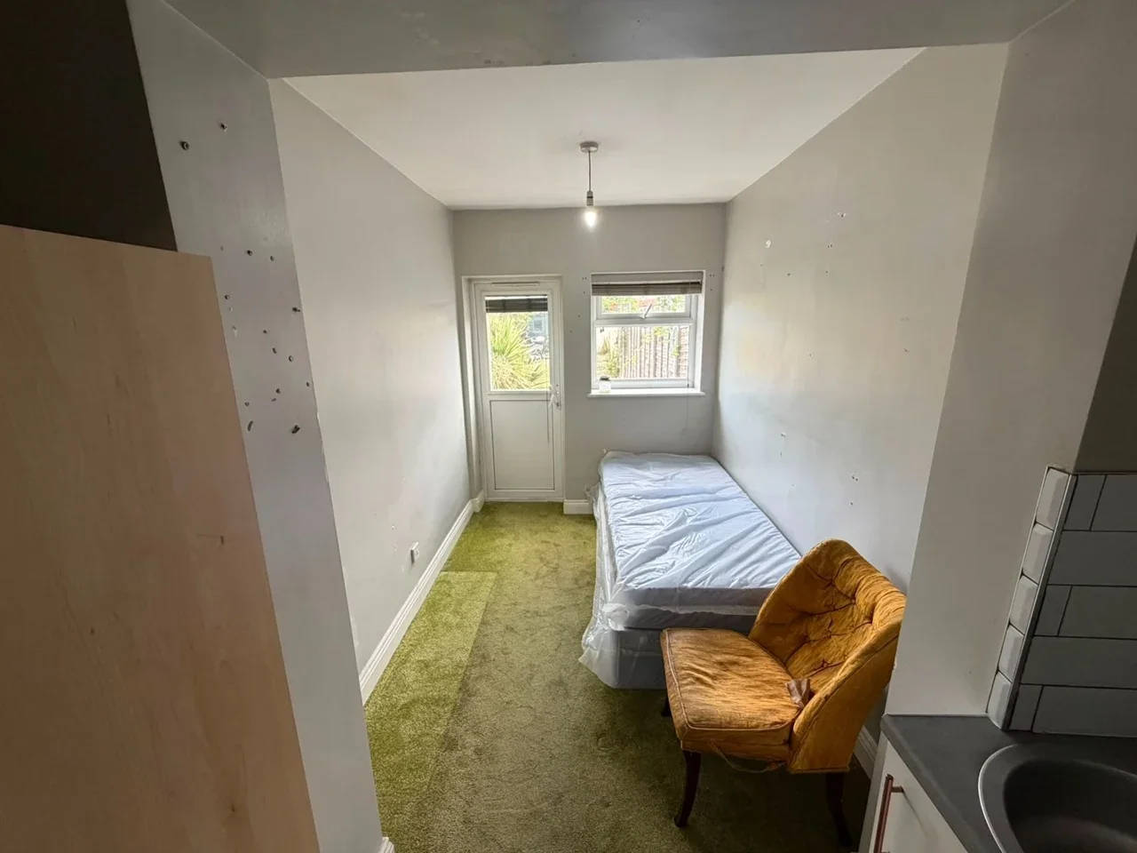 Flat Lymington Close in Greater London