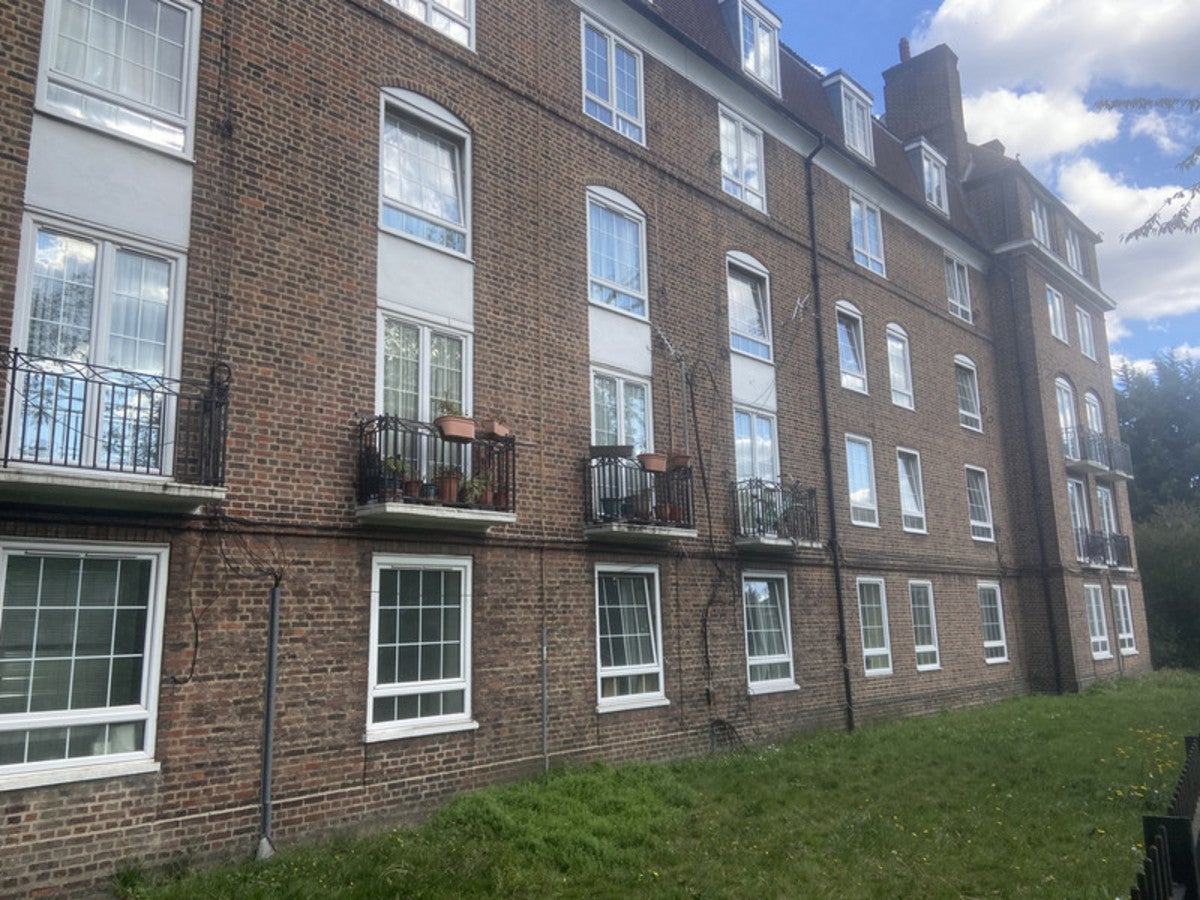 Flat Manciple Street in Greater London