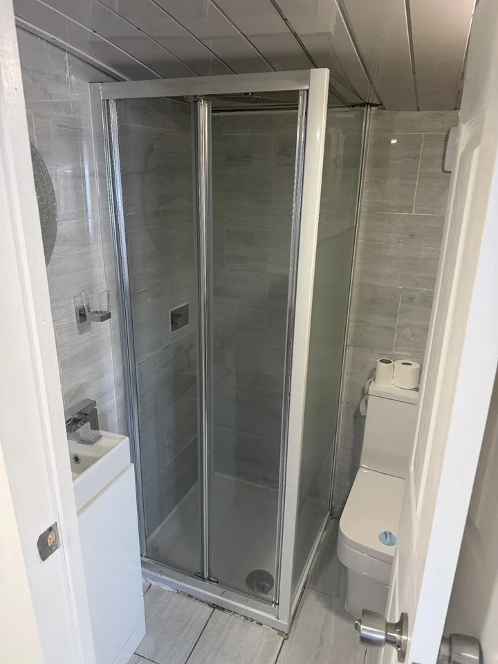 Flat Waterside Close in Greater London