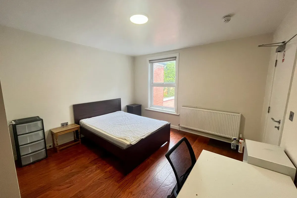 Room Earlham Road in Norwich