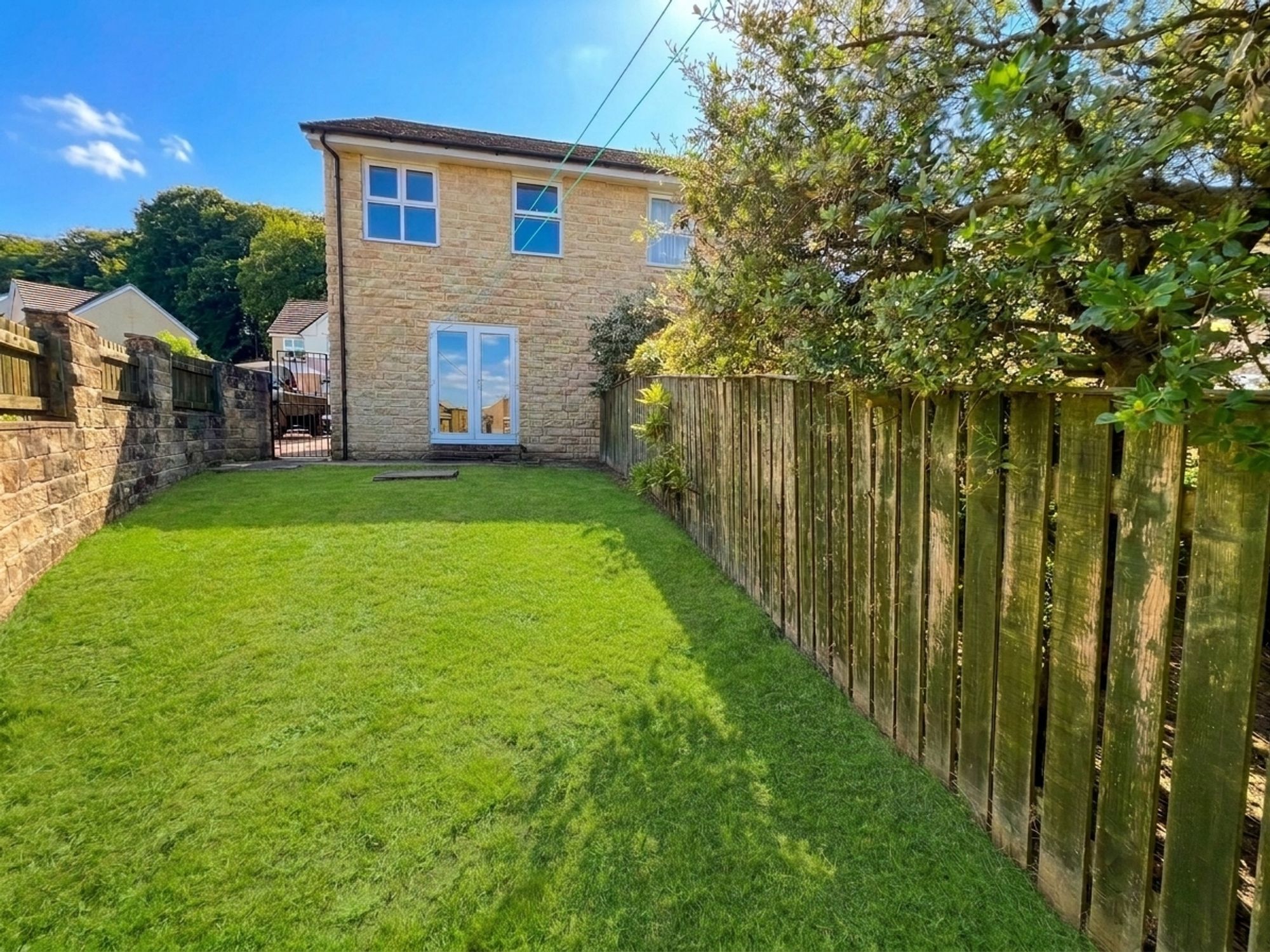 House Kenyon Bank in Kirklees