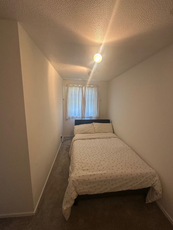 Room Cole Close in Greater London