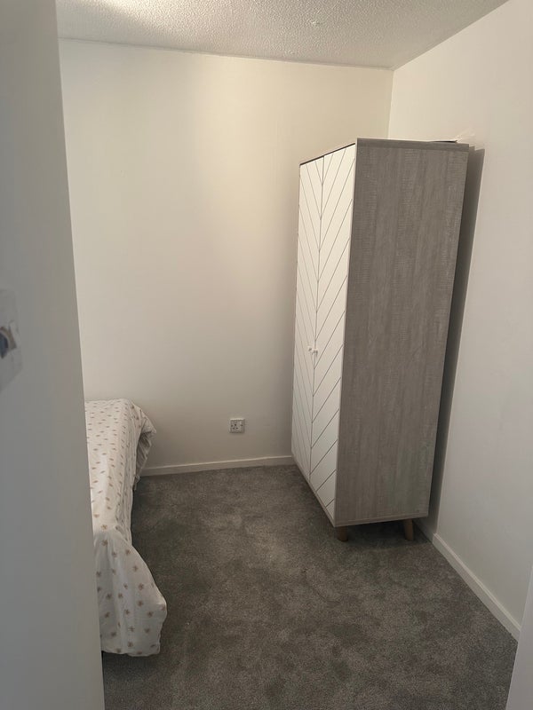 Room Cole Close in Greater London