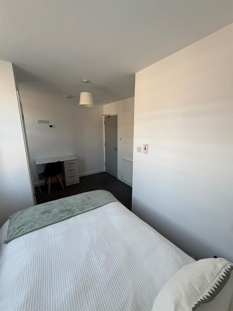 Room Northumberland Road in Coventry