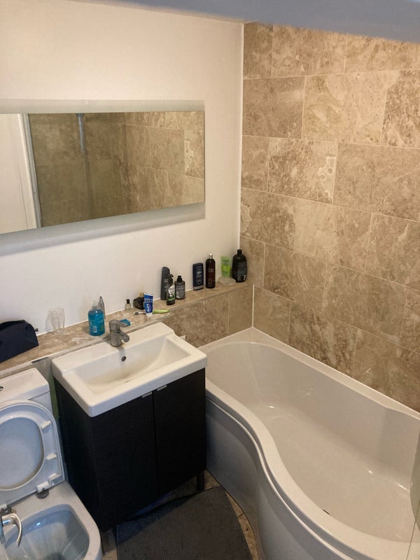 Room Kings Arms Court in Greater London