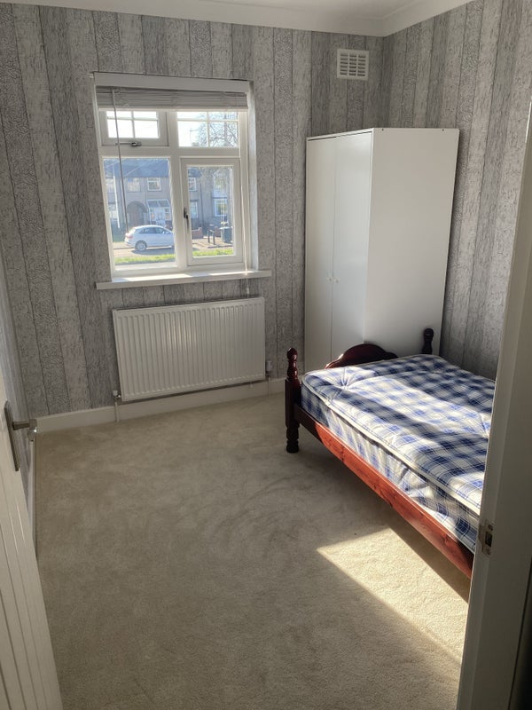 Room Ansty Road in Coventry