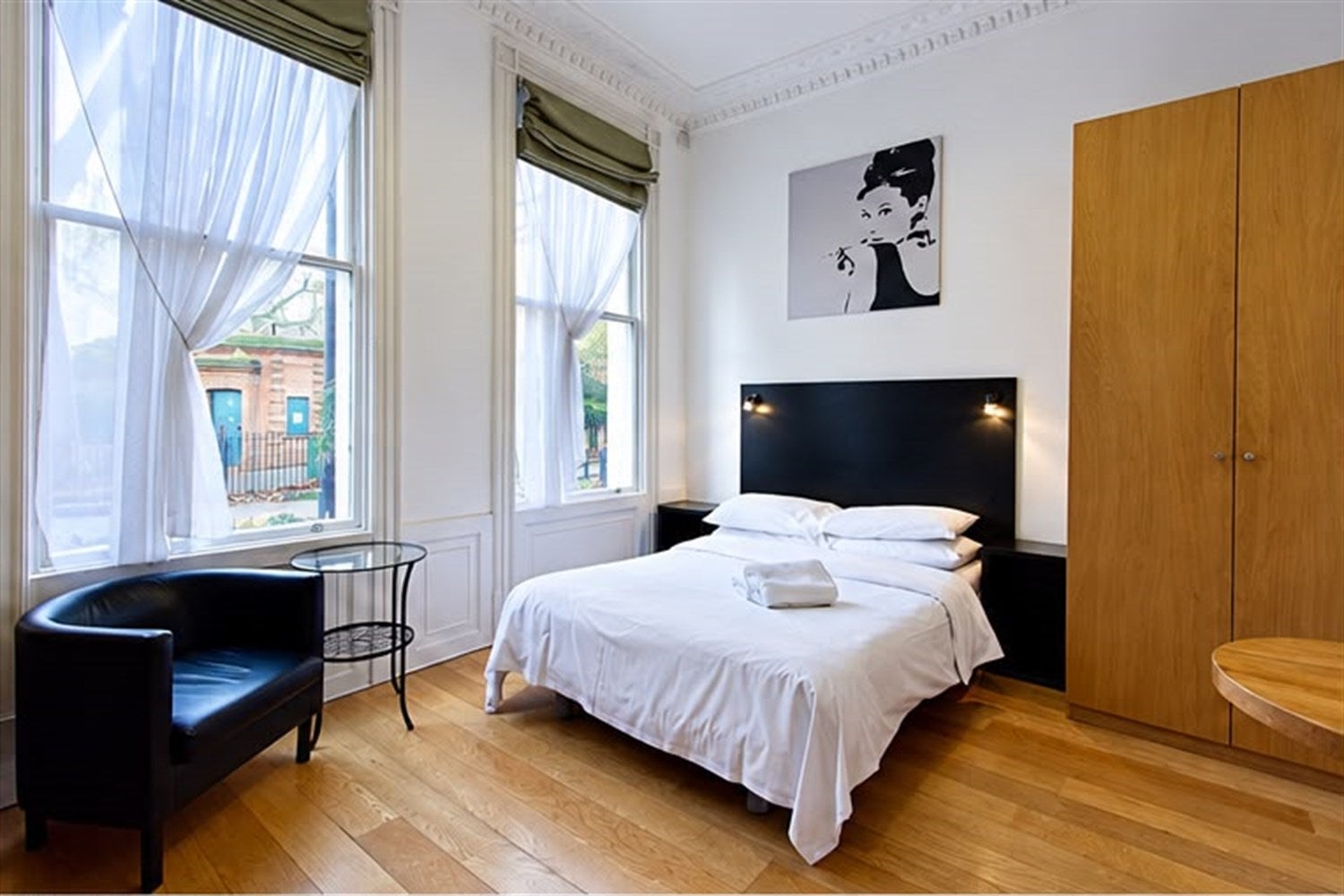 Flat Cartwright Gardens in Greater London