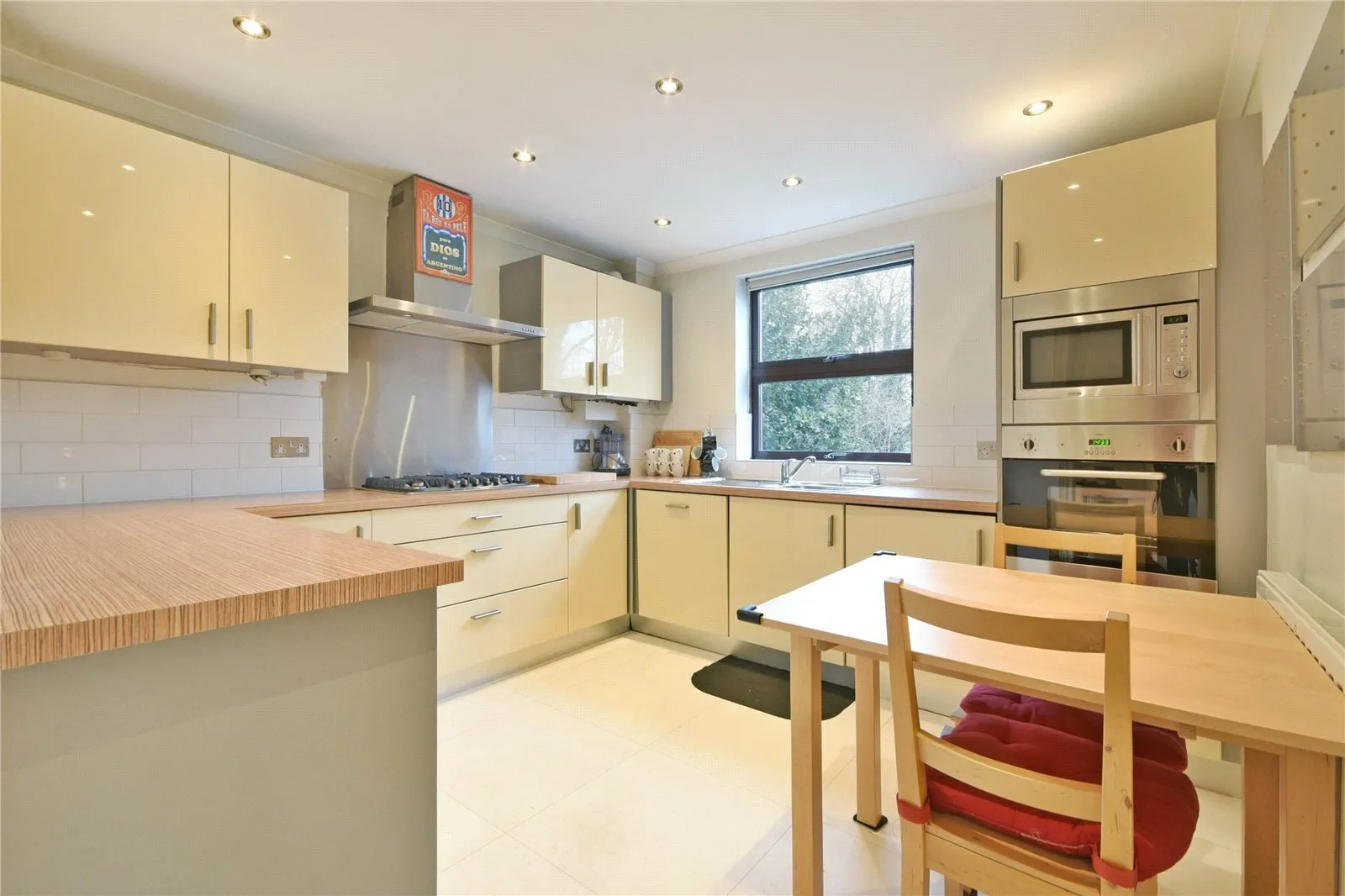 Flat Cavendish Road in Greater London