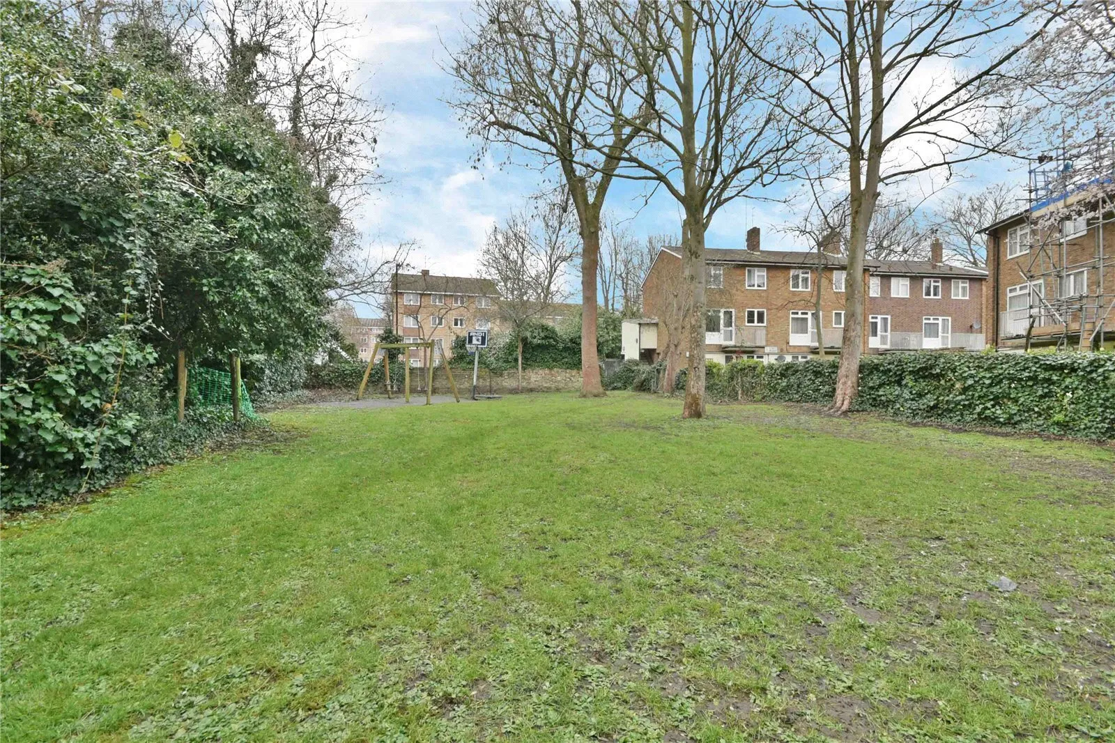 Flat Cavendish Road in Greater London