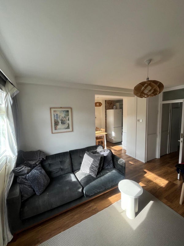 Room Warner Place in Greater London