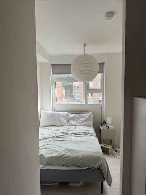 Room Warner Place in Greater London