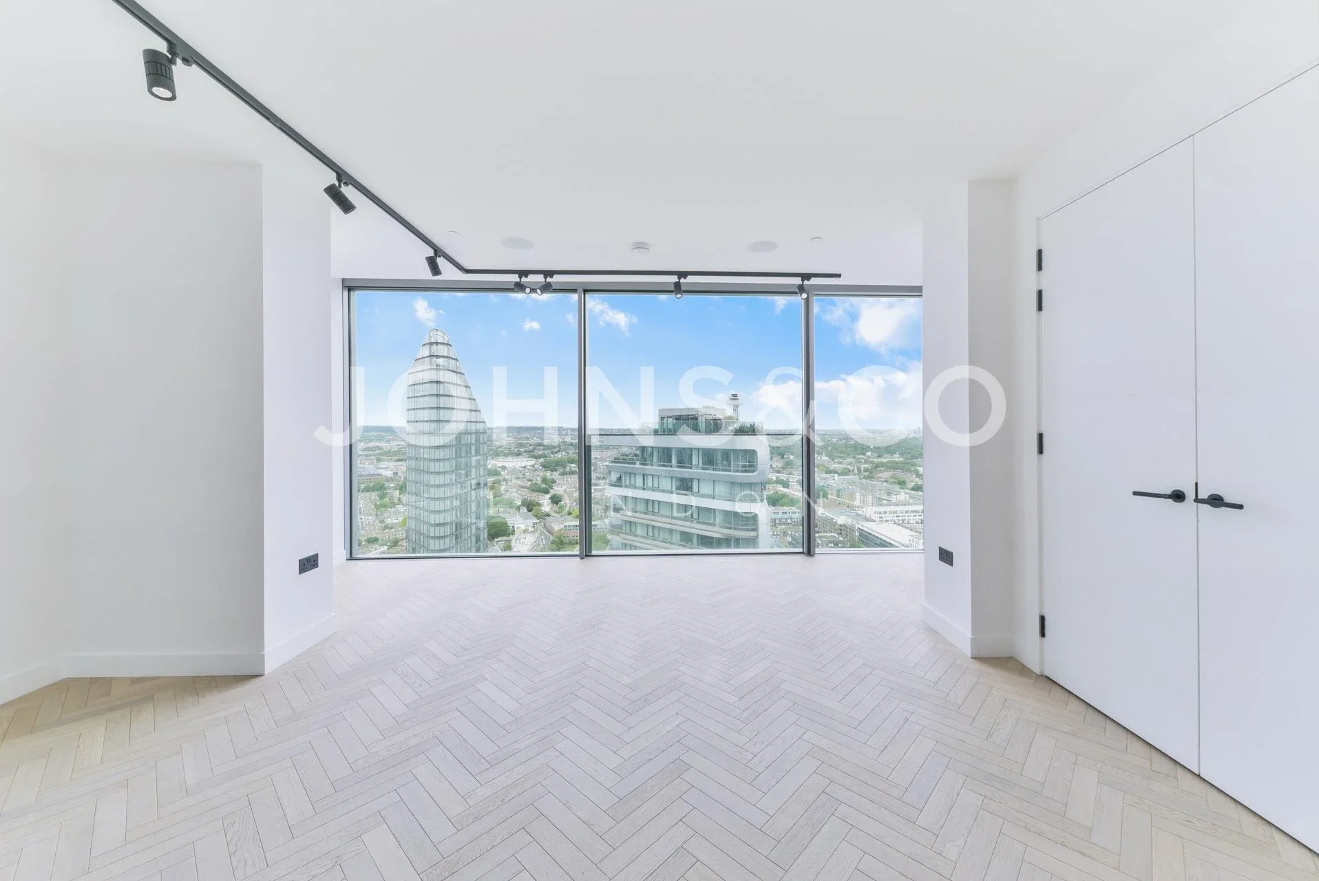 Flat City Road in Greater London