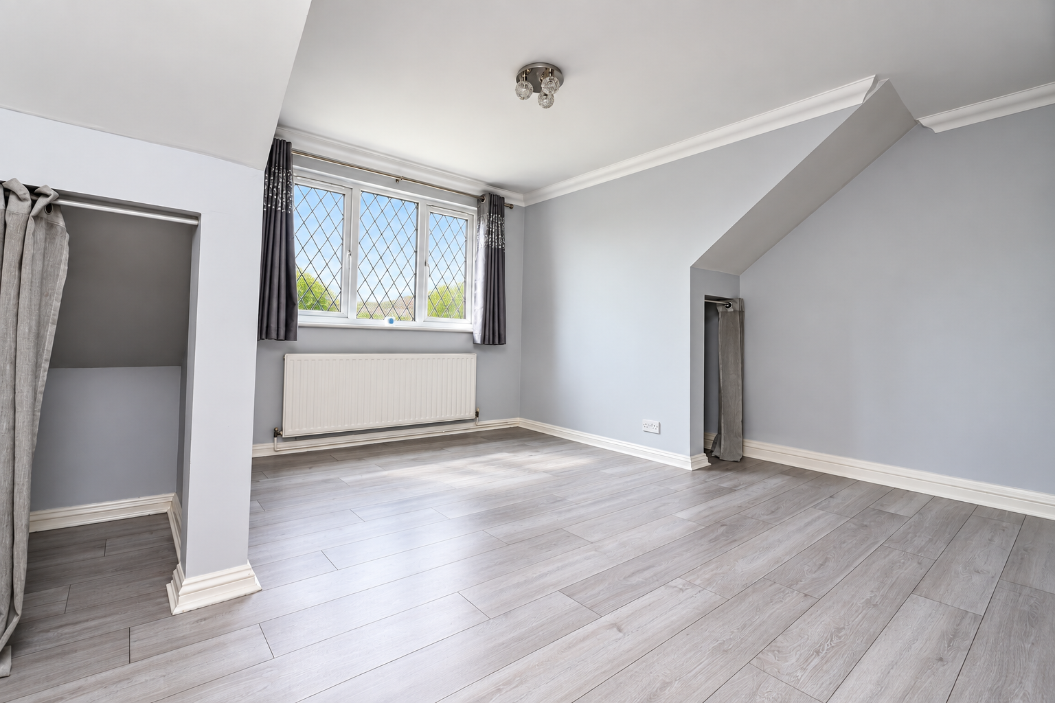 Flat Glebe Drive in Rayleigh