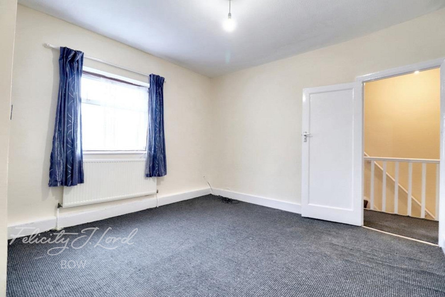 Flat Holland Road in Greater London
